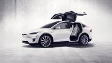 Tesla chiude con Model S e X per far spazio ai robot