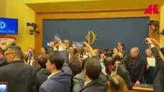Bella Ciao e sala stampa occupata, la protesta dell'opposizione contro il convegno sulla remigrazione alla Camera - Video