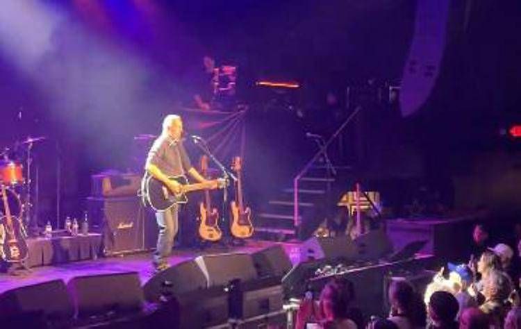 Springsteen suona a sorpresa a Minneapolis - X /Daviss