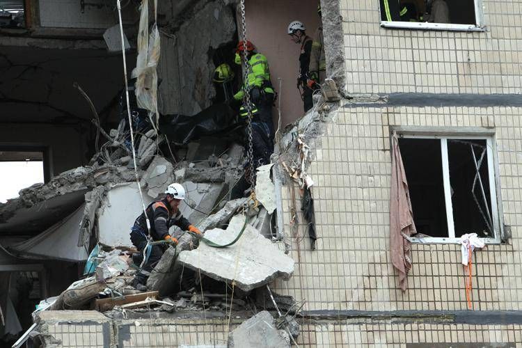 Ucraina, soccorsi a Dnipro - Fotogramma /Ipa