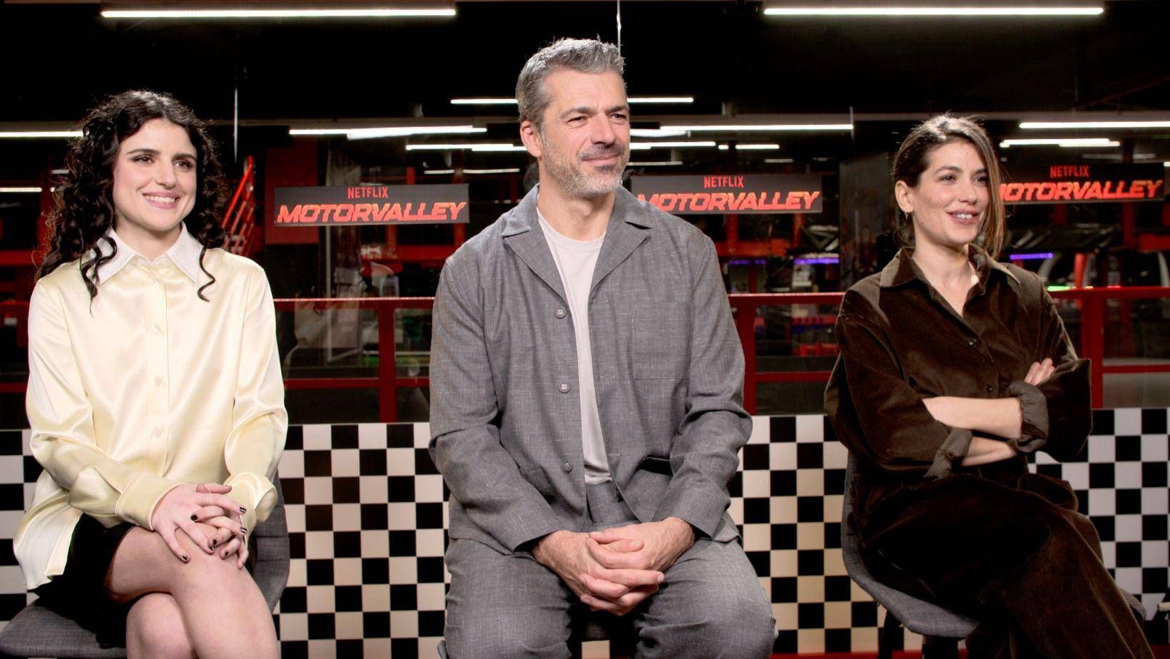 Il cast di 'Motorvalley': "Sul set tante sfide, dalle lezioni di guida sportiva al romagnolo"