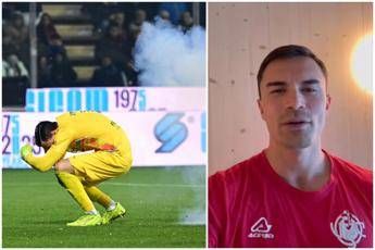 Il petardo che ha colpito Audero e il suo messaggio - Afp e Instagram