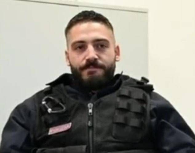 Scontri a Torino, parla l'agente aggredito: "Mi hanno spinto giù, ho avuto paura"