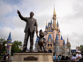 Cambia il Ceo di Disney, Josh D'Amaro sostituisce Bob Iger