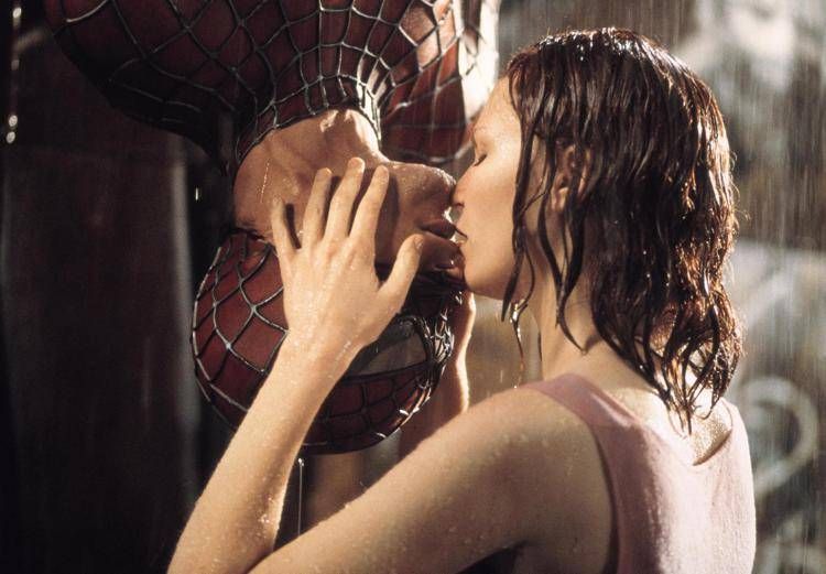 ftg_ipa315312_tobey_maguire_spider_man image Tobey Maguire e Kirsten Dunst nei panni di Spider-Man e Mary Jane
