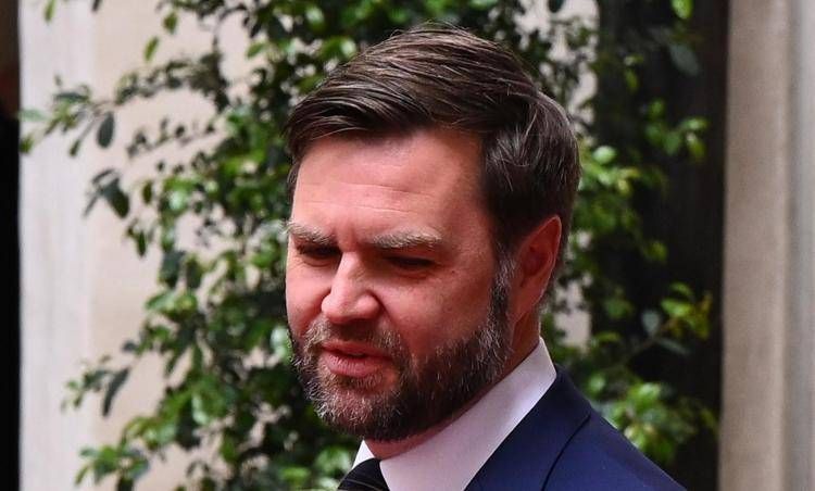 Magia Hockey a Milano-Cortina, arriva J.D Vance in Tribuna e gli Stati Uniti segnano