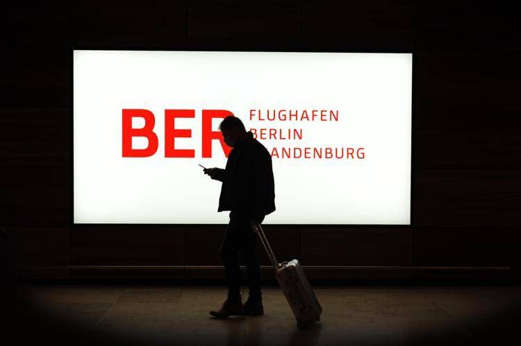 Passeggero all'aeroporto di Berlino - Ipa