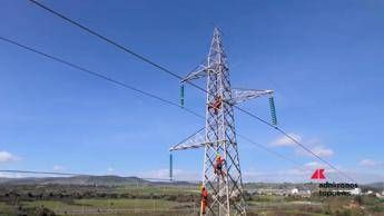 Terna, 40 nuovi arrivi nei lavori sotto tensione: cresce la squadra degli 