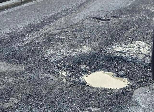 Buche su corsia preferenziale in via Gregorio VII a Roma, Segnalini: "Al via lavori per chiuderle"