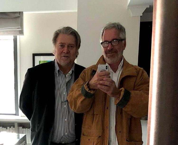 Steve Bannon e Jeffrey Epstein - IPA