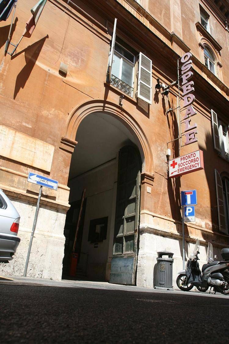 Una vecchia foto dell'Ospedale San Giacomo di Roma prima della chiusura - (Fotogramma /Ipa)