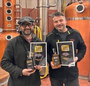 L’eccellenza del whisky italiano trionfa a Londra, doppio oro per Strada Ferrata ai World Whiskies Awards