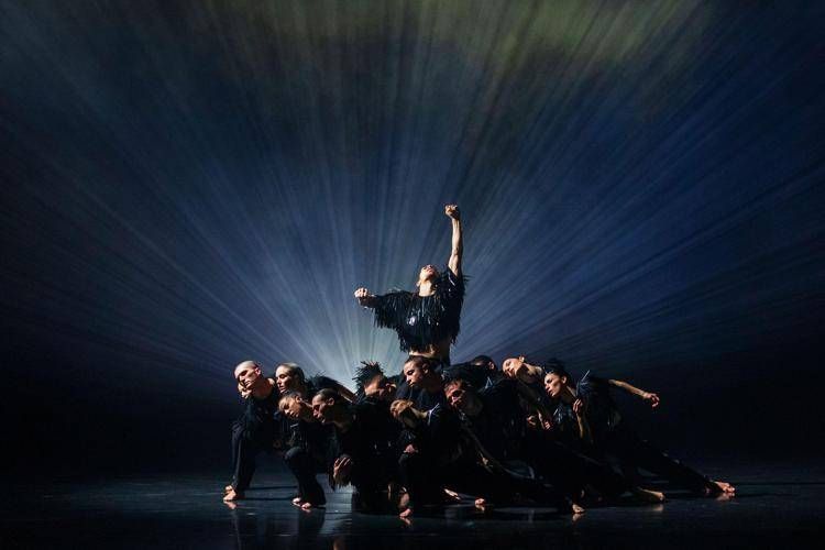 Un'immagine della compagnia Aterballetto