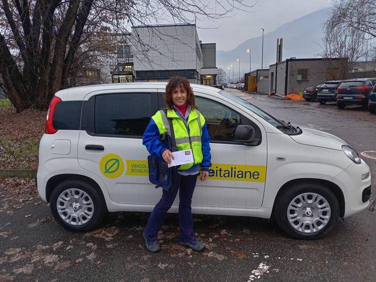 Paola Corradini, Portalettere Poste Italiane