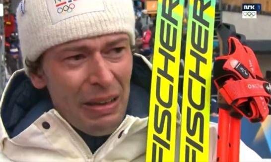 Vince il bronzo e confessa il tradimento in diretta tv, star del biathlon in lacrime a Milano Cortina
