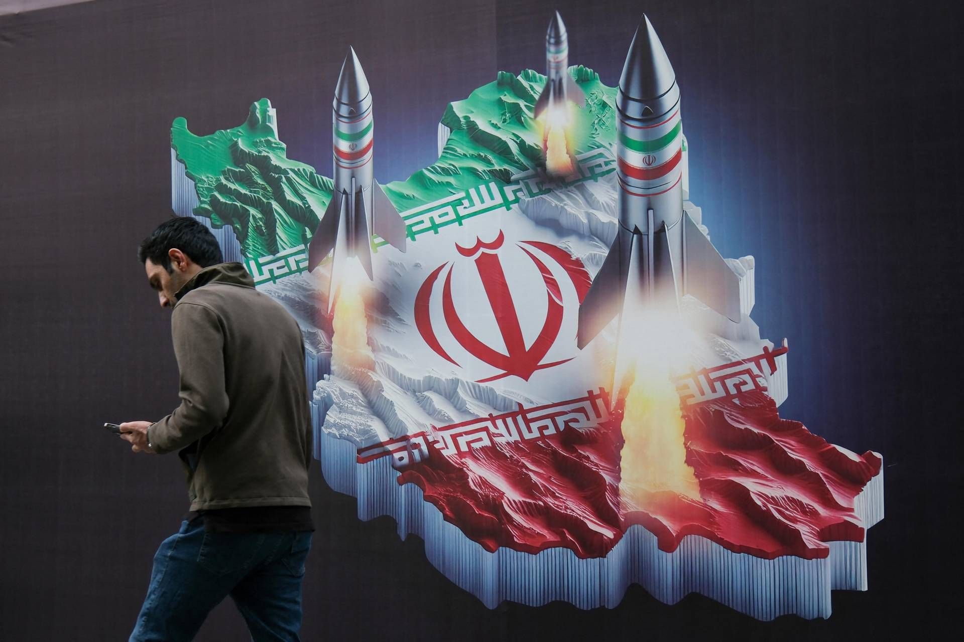 Iran lancia il messaggio a Usa e Israele