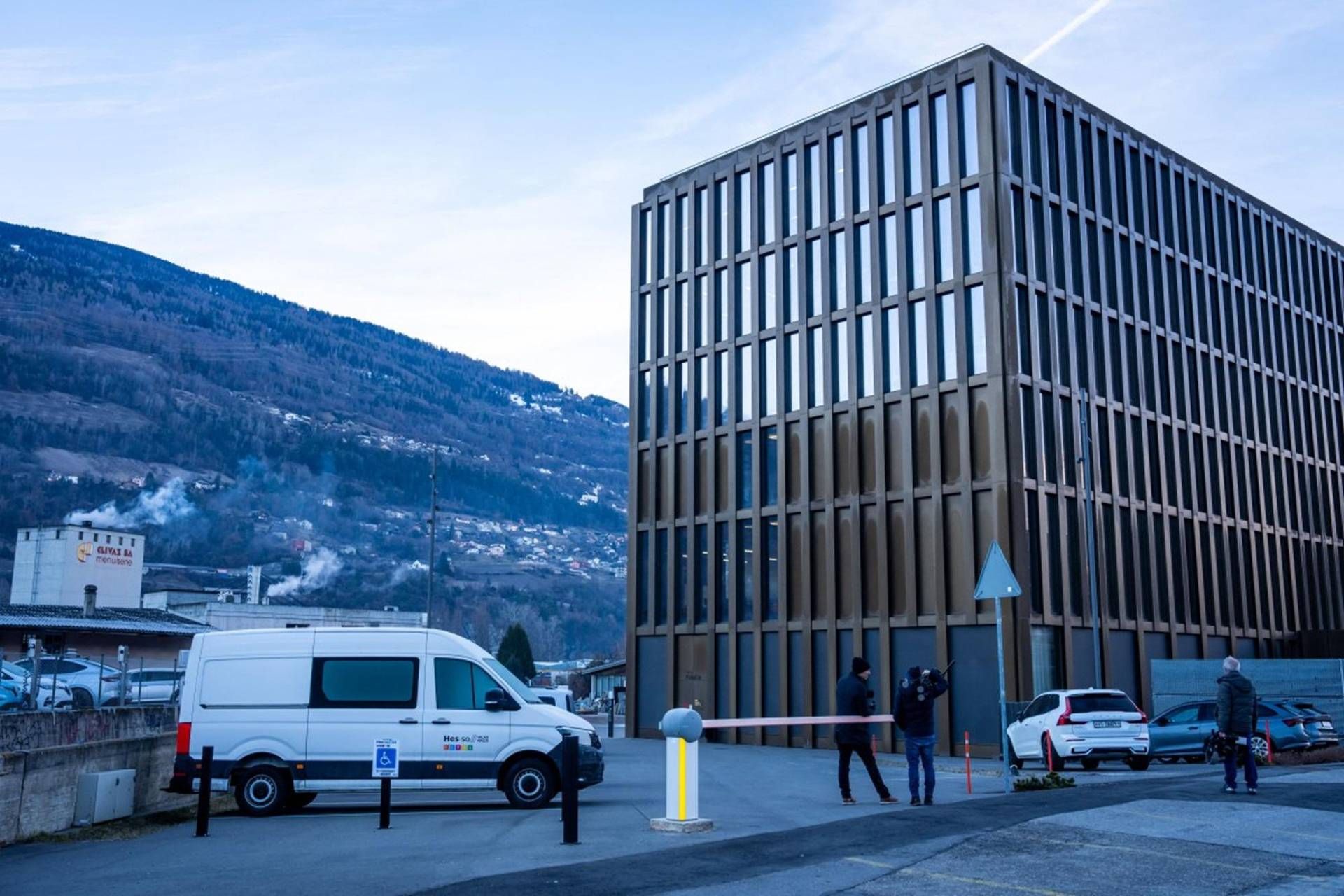 Crans Montana, avanti le indagini in Svizzera e a Roma: le news