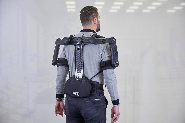 Robotica indossabile: Comau lancia MATE-XT GO per l’ergonomia industriale