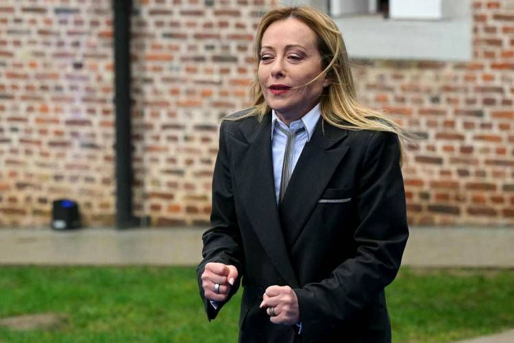 Giorgia Meloni arriva al castello nel comune di Bilzen, nel Limburgo (Fiandre) - (Afp)