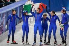 La squadra azzurra oro nella staffetta mista di short track - Fotogramma/IPA