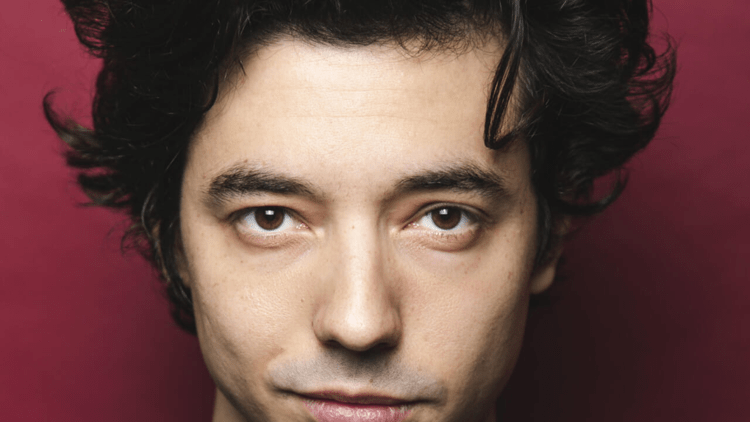 Al teatro Off Off di Roma Guglielmo Poggi in scena con 'Stanno arrivando'