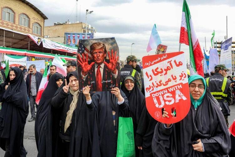 Manifesti anti Usa e Trump in Iran - Afp