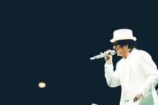 Renato Zero e la 'formula magica' per vivere e amare sul palco