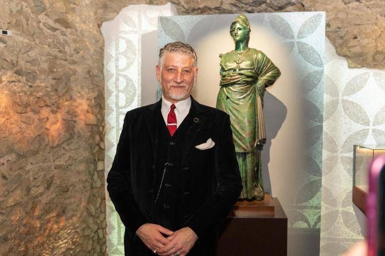 La Minerva torna ad Arezzo, il ministro Giuli inaugura mostra