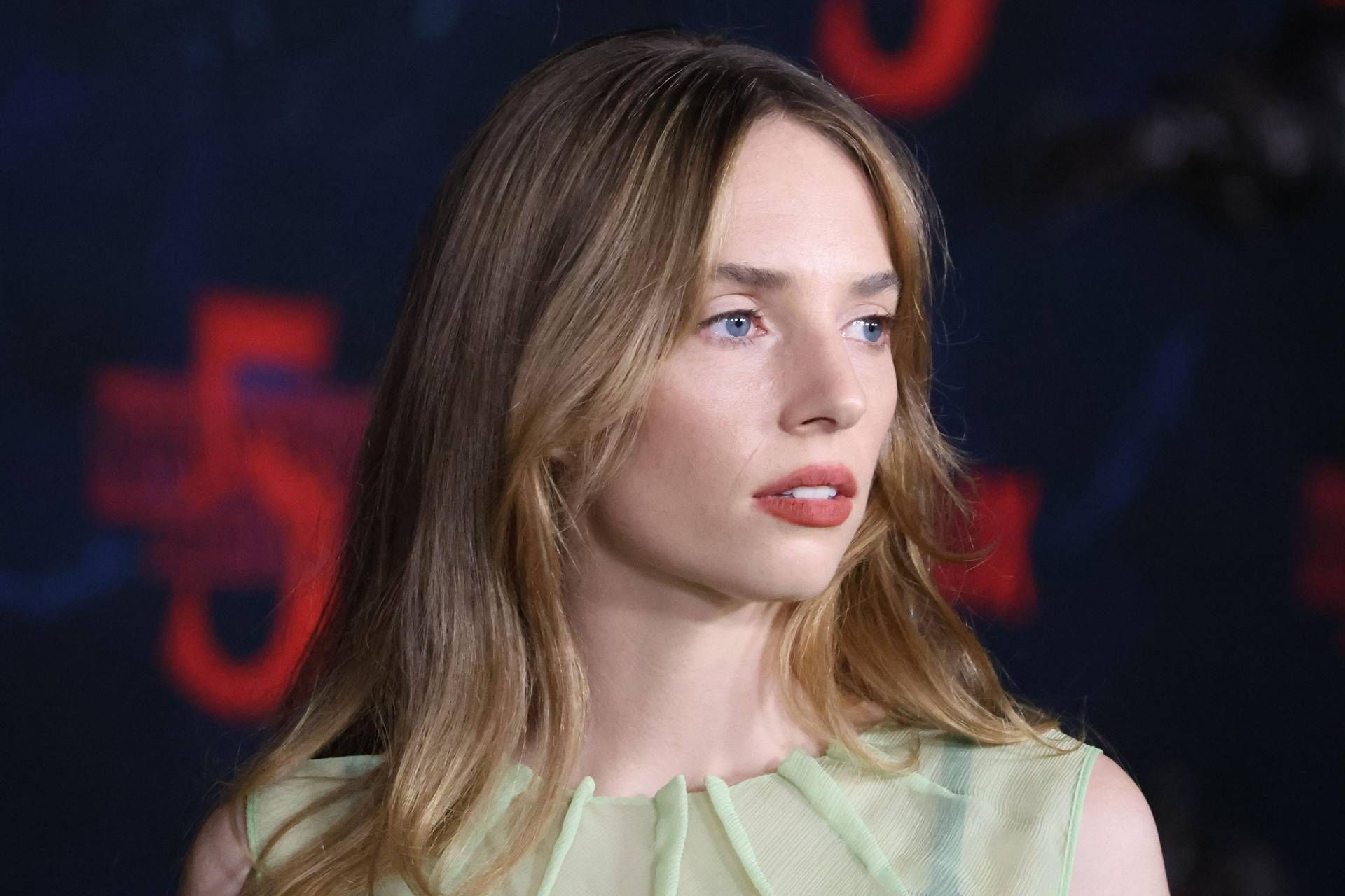 Maya Hawke sposa a New York, al matrimonio tutto il cast di ‘Stranger Things’