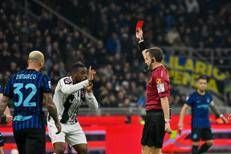 Inter-Juve, l'arbitro La Penna  e il cartellino rosso a Kalulu - Fotogramma /Ipa