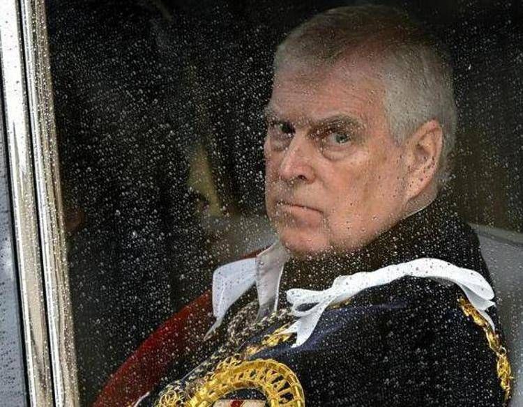 GB, arrestato ex principe Andrea: accuse legate al caso Epstein