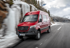 Mercedes, lo Sprinter protagonista delle 'Storie inascoltabili' di Maccio Capatonda