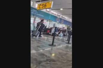 Messico nel caos, panico all'aeroporto di Guadalajara - Video