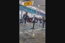 Messico nel caos, panico all'aeroporto di Guadalajara - Video
