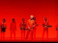 David Byrne al Teatro Arcimboldi di Milano (foto AdnKronos)