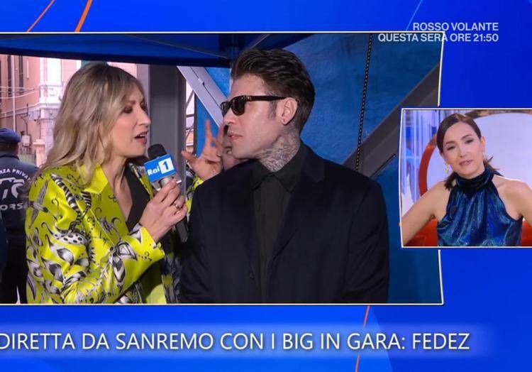 Fedez, in collegamento da Sanremo - La volta buona