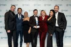 Veronica Maffi con il suo staff alla cerimonia di premiazione.