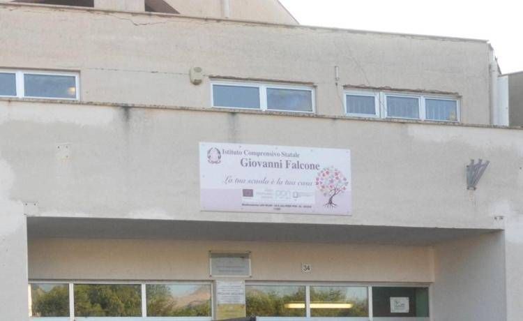 La scuola Falcone dello Zen da cui è partita l'inchiesta