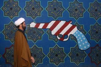 Murales anti Usa a Teheran - Fotogramma /Ipa