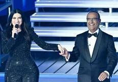 Laura Pausini e Carlo Conti - (Ipa)