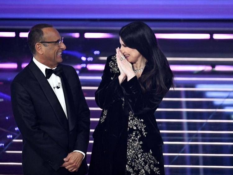 Laura Pausini e Carlo Conti - (Ipa)