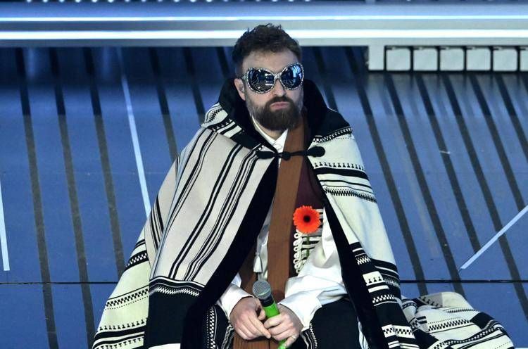 Dargen D'Amico durante la seconda serata di Sanremo 2026 - Fotogramma /Ipa