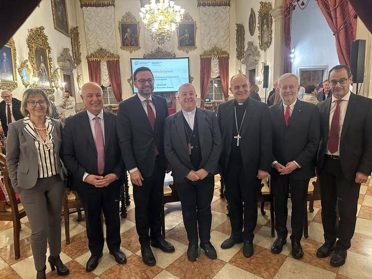 L’incontro a Bolzano tra le Camere di commercio insieme alle due Diocesi