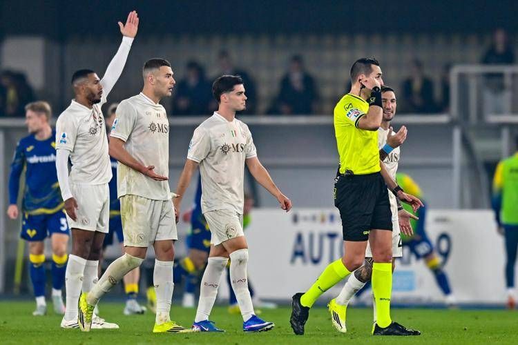 Le proteste del Napoli - Ipa/Fotogramma