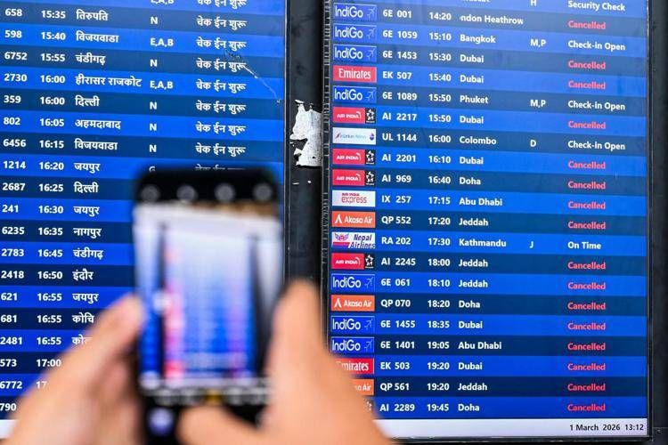 Voli cancellati in aeroporto - Afp