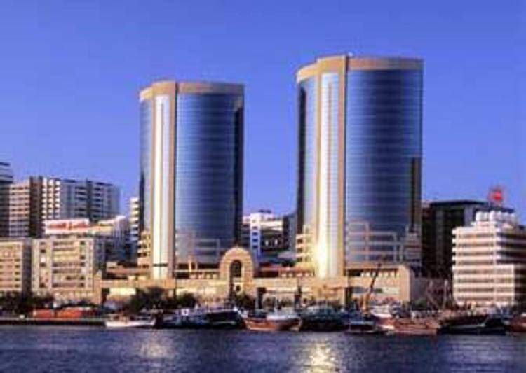 L'Iran colpisce i ricchi occidentali, Dubai è un bersaglio strategico (e simbolico) per i Pasdaran