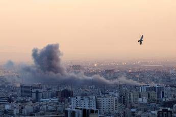 Iran, esplosione e fumo a Teheran - Afp