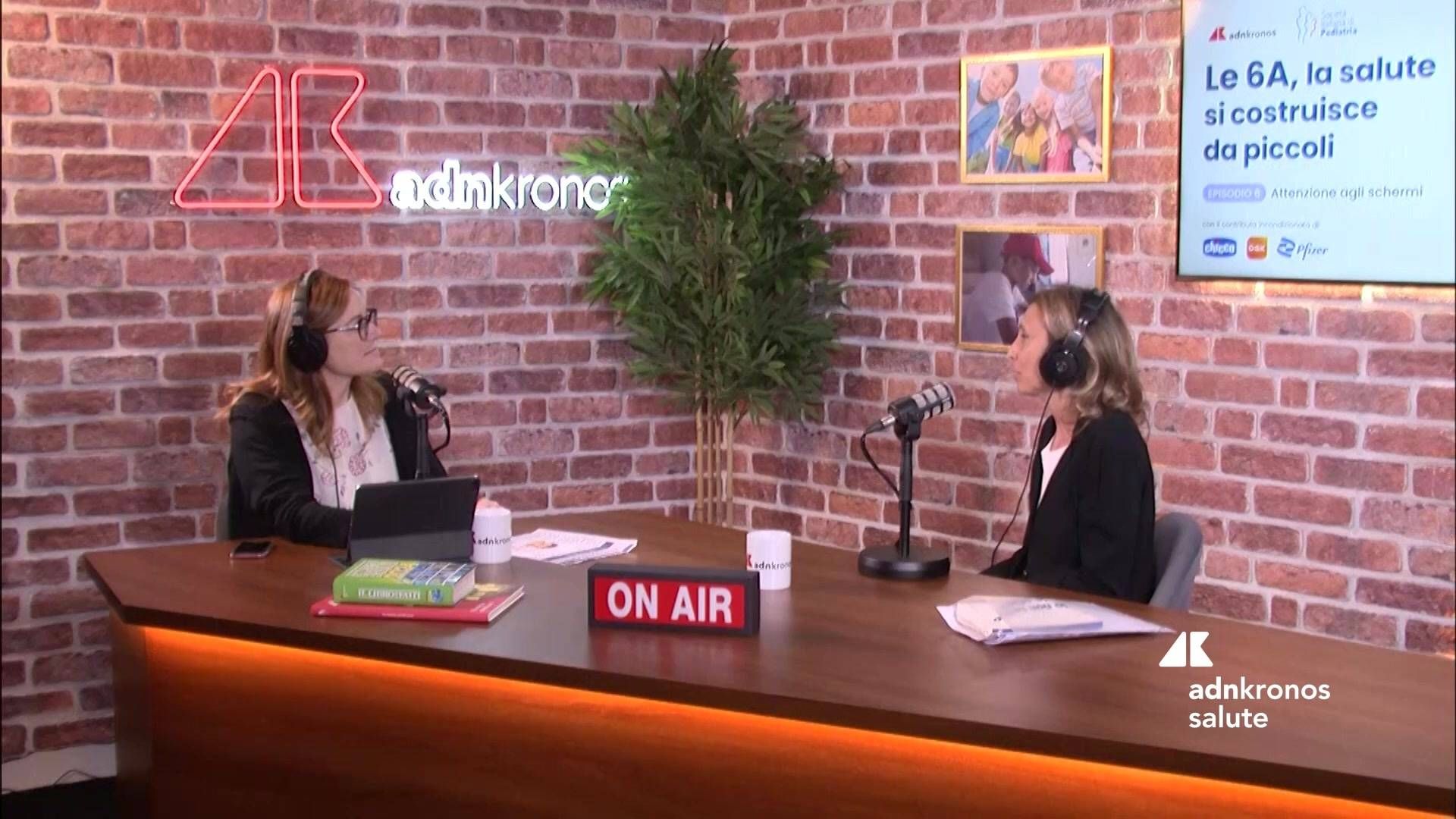 Pediatri, 'bimbi più sani con alcune regole nell'uso di smartphone e tablet'