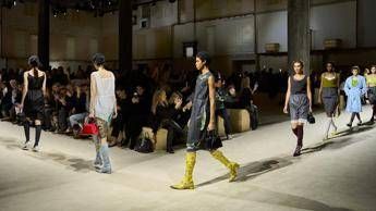 Prada accelera e prepara rilancio Versace, torna anche Atelier
