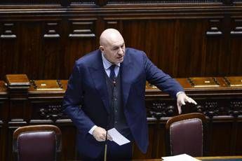 Iran, Crosetto: "Situazione drammatica, da decenni mai come ora su orlo dell'abisso"